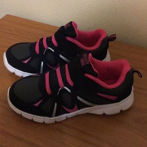 Little girls Danskin Now sneakers